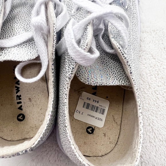 Lace-Up Sneakers | Airwalk | Size 7.5 - Picture 5 of 8